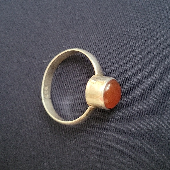 🌷Pre-loved 925 Sterling Silver Carnelian Ring - Size 6.5 - Picture 6 of 6